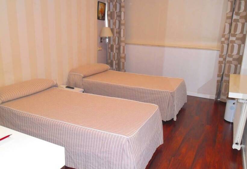 Номер Стандарт Индивидуальный, Escuela Madrid