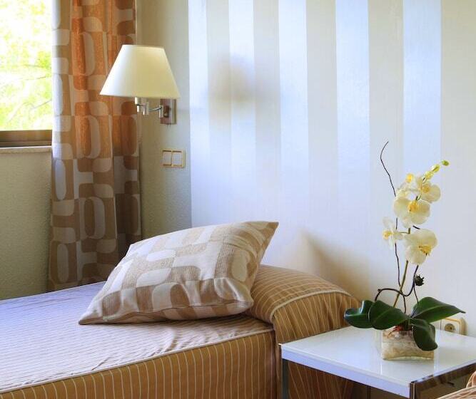 Номер Стандарт Индивидуальный, Escuela Madrid