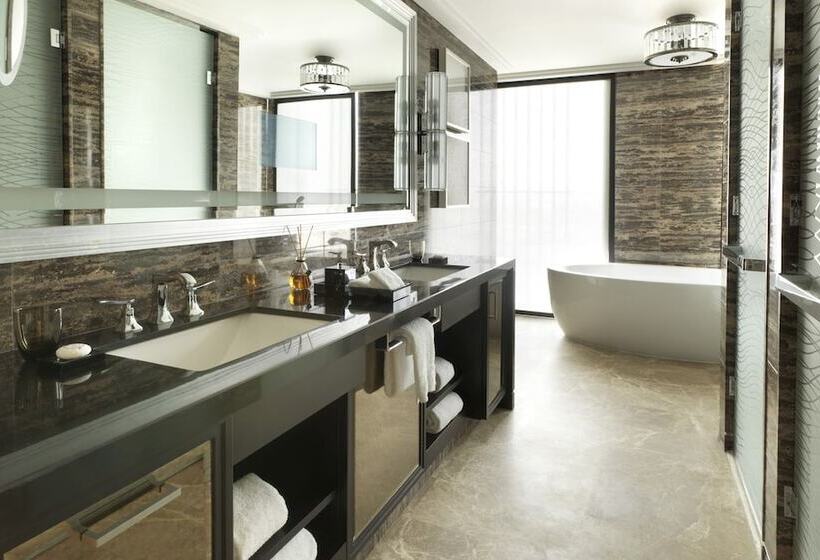 Номер Премиум, Four Seasons Hotel Abu Dhabi At Al Maryah Island