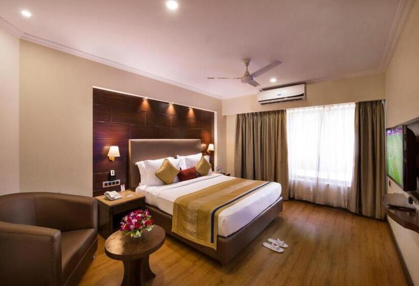 غرفة سوبيريور, Abigail Goradia S