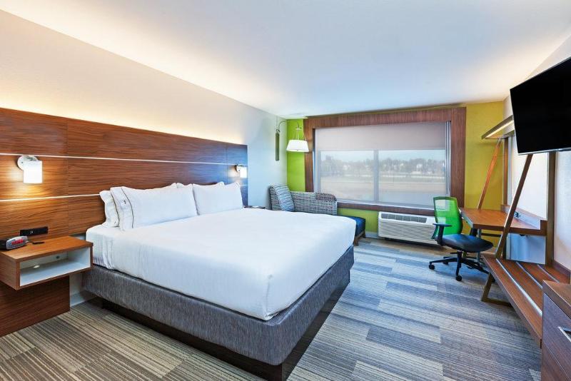 Стандартный Номер Кровать Кинг, Holiday Inn Express & Suites Tulsa West   Sand Springs, An Ihg