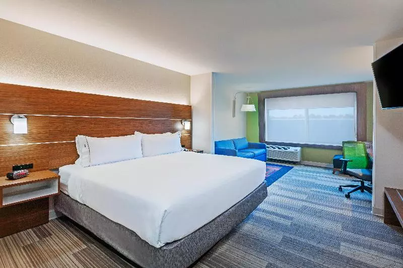 キングサイズベッドのスイートルーム, Holiday Inn Express & Suites Tulsa West   Sand Springs, An Ihg
