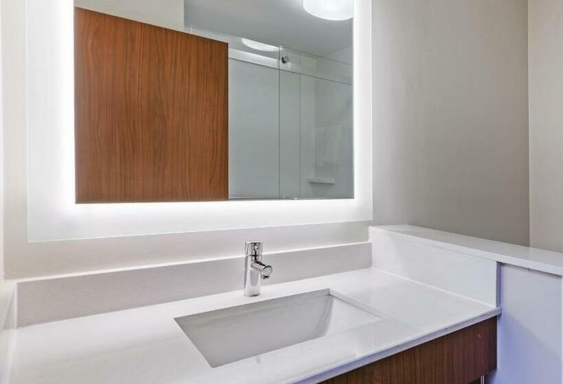 غرفة قياسية سرير كينج لذوى الإحتياجات الخاصة, Holiday Inn Express & Suites Tulsa West   Sand Springs, An Ihg