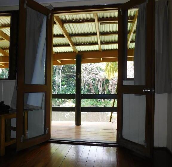 اتاق اکونومی, Rainforest Eco Lodge