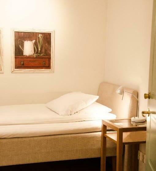 标准单人间, Vanilla