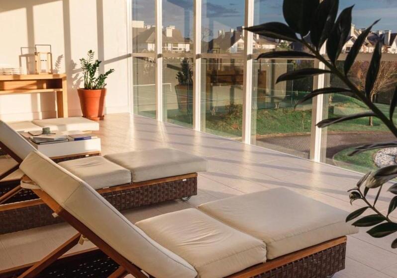 Люкс, Kurotel Centro Contemporâneo De Saúde E Bem Estar