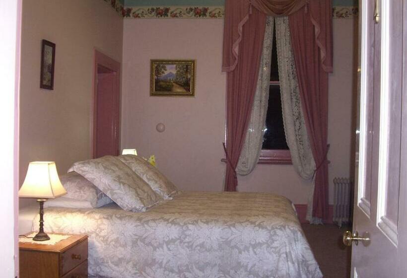 标准间, Lucinda B&b