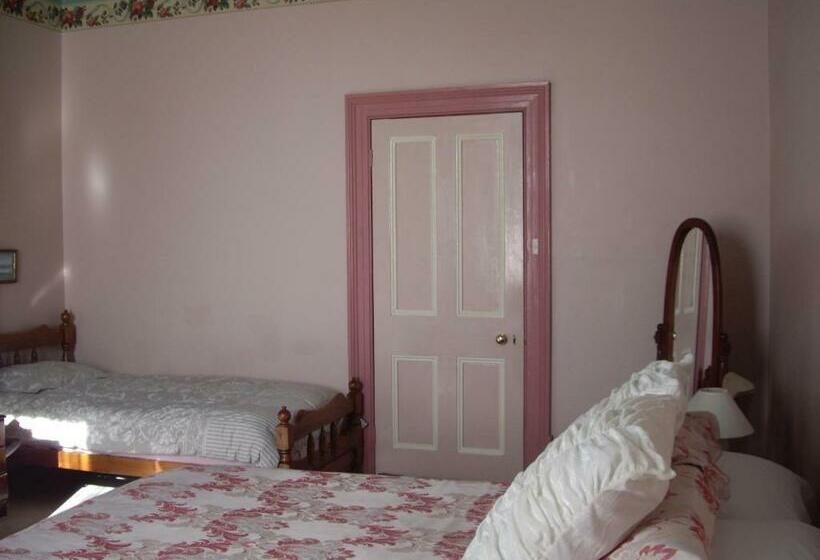 标准间, Lucinda B&b