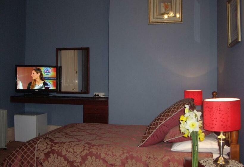 标准间, Lucinda B&b