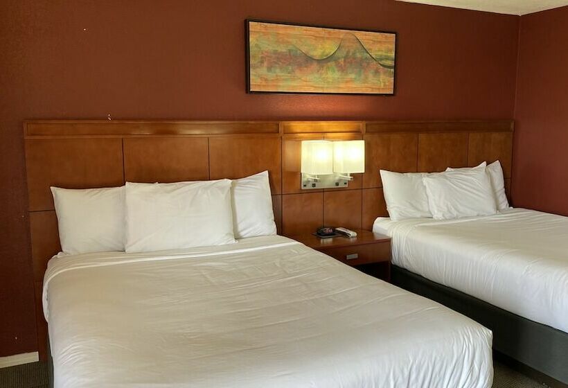 Номер Стандарт 2 Двуспальные Кровати, Lakeshore Inn Waterfront