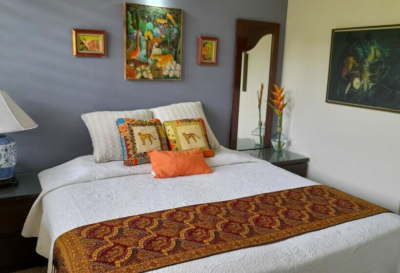 سوئیت راحتی, Neita S Nest