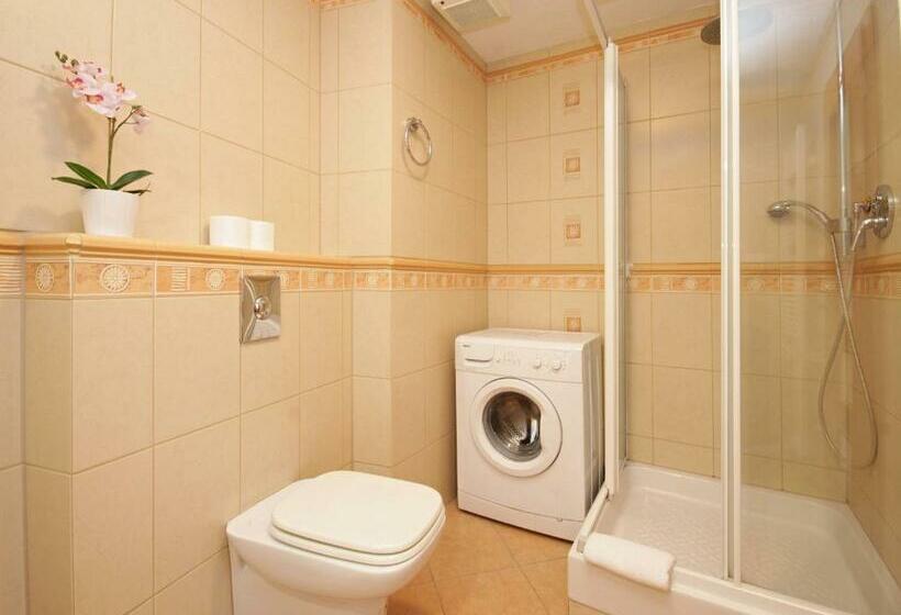 1 Bedroom Apartment, Old Town Apartments