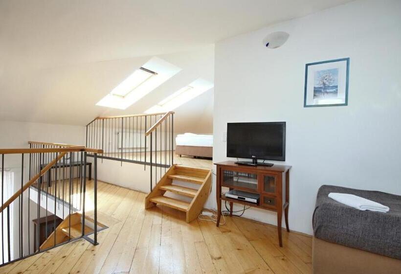 2 Bedroom Apartment, Old Town Apartments