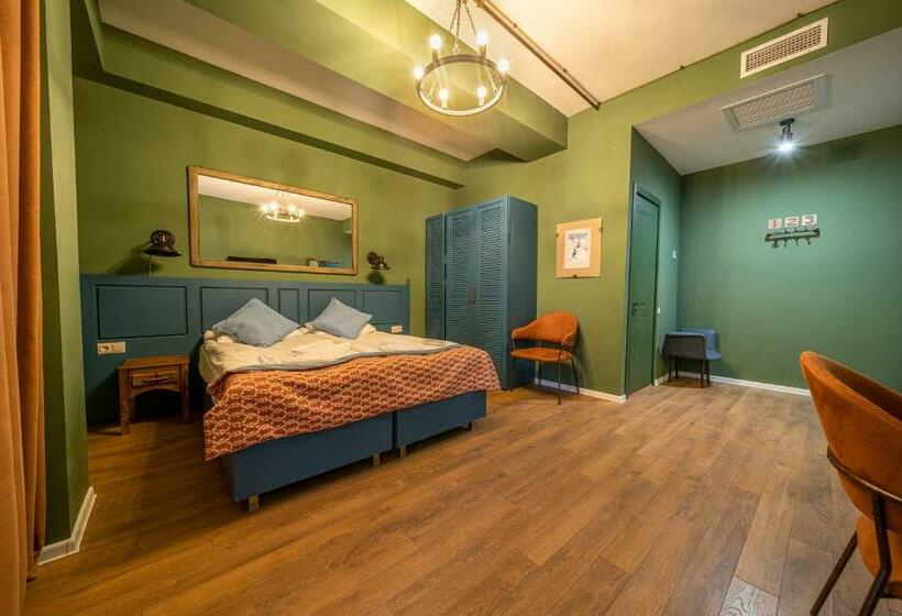 اتاق استاندارد, Raimond Palace