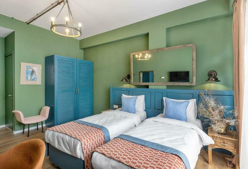 اتاق استاندارد, Raimond Palace