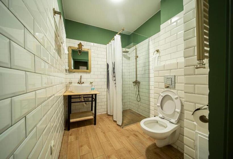 اتاق لوکس, Raimond Palace