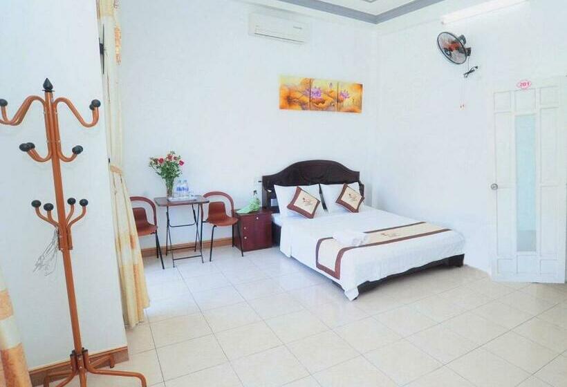 اتاق لوکس با بالکن, Lisa Homestay