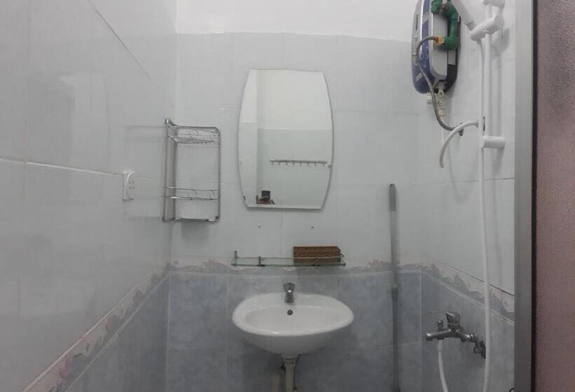 اتاق استاندارد سه نفره, Lisa Homestay