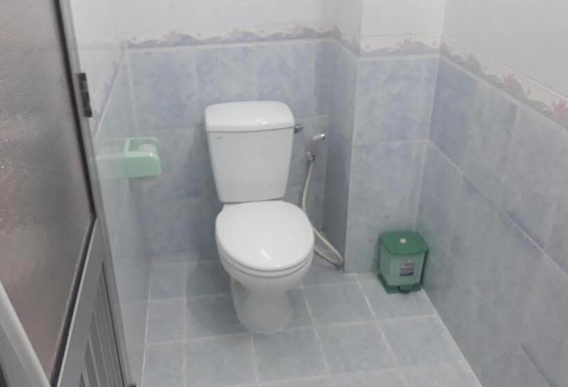 اتاق استاندارد سه نفره, Lisa Homestay