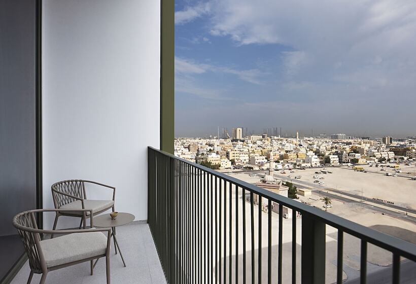 استودیوی لوکس, The Muse