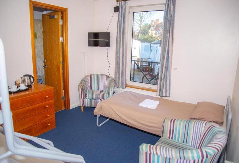 غرفة عائلية, Pax Lodge