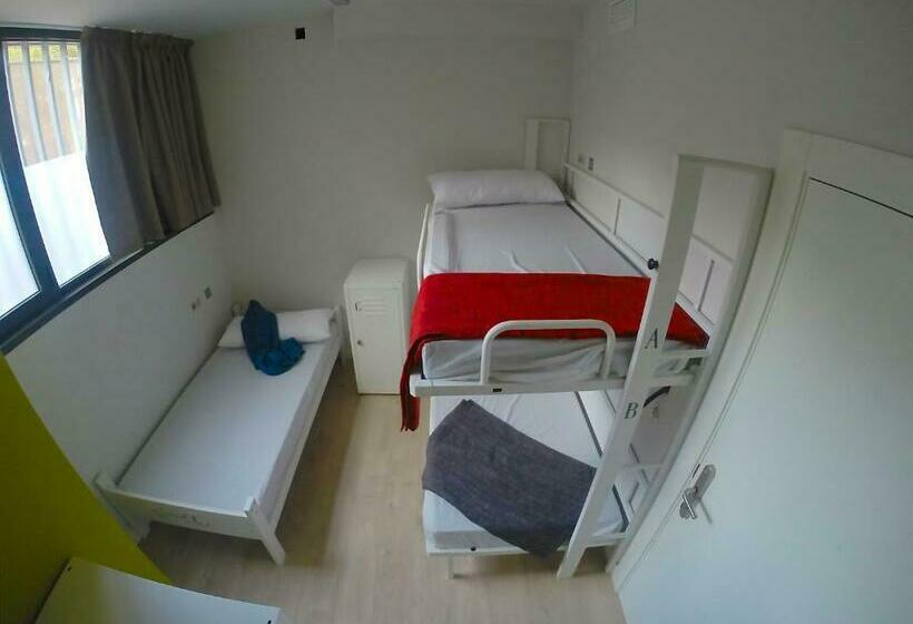 اتاق استاندارد با سرویس بهداشتی مشترک, Room018bcn