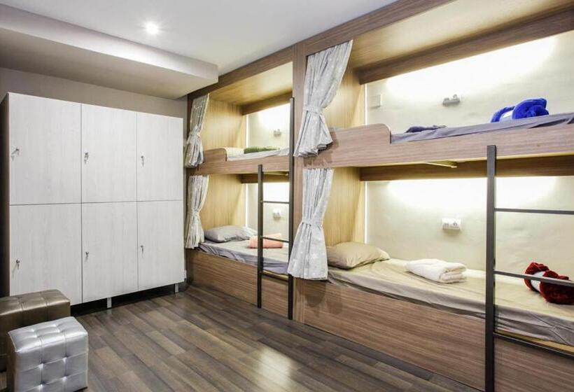 Кровать в Общей Комнате, Barcelona & You Hostel Sagrada Familia