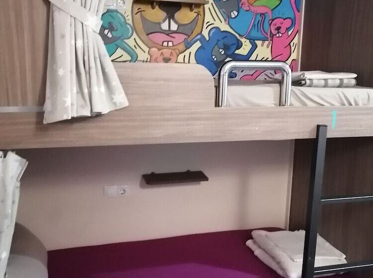 Кровать в Общей Комнате, Barcelona & You Hostel Sagrada Familia