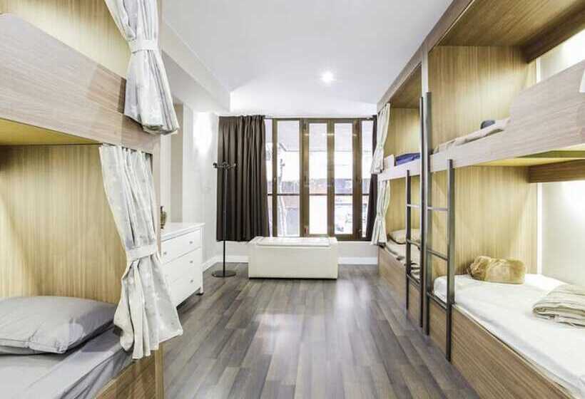 Кровать в Общей Комнате, Barcelona & You Hostel Sagrada Familia