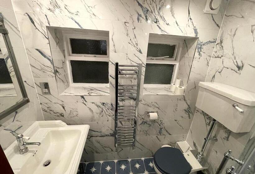 Номер Стандарт Трехместный, Albany