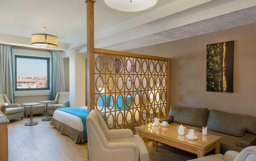 سوئیت جونیور با تخت بزرگ, Plus Hotel Setif