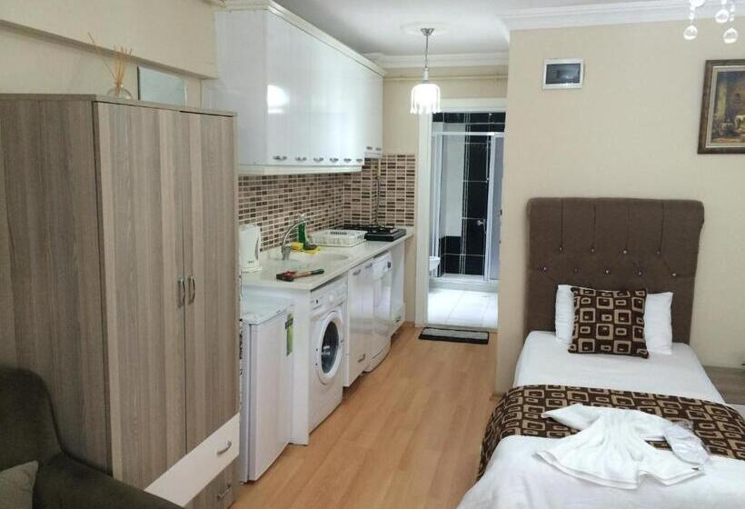 Четырехместный Номер Deluxe, Black Bird Suite