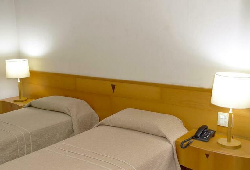 Pokój Standard, Canada