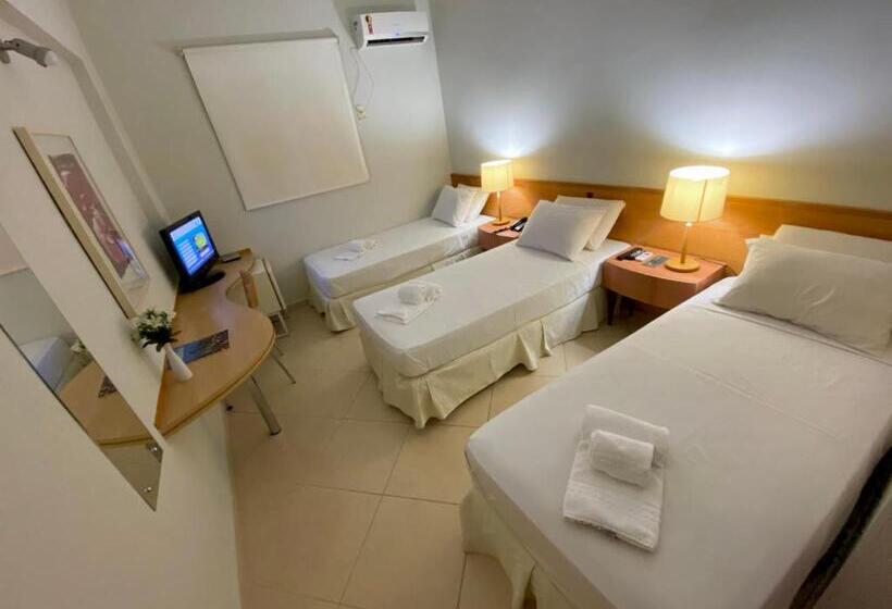 Pokój Standard Trzyosobowy, Canada