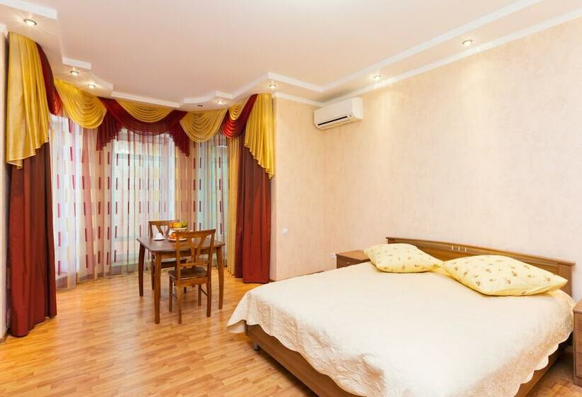 高级套房, Chetyre Sezona