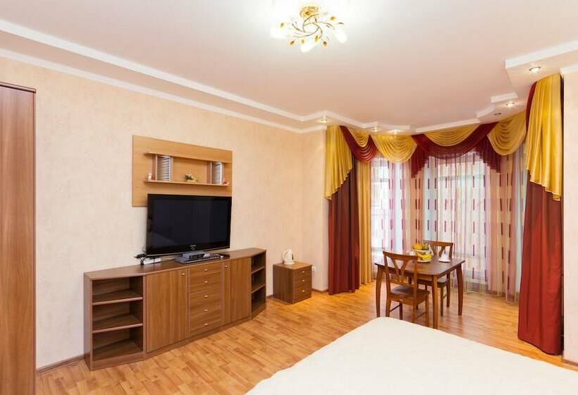 수피리어 스위트, Chetyre Sezona