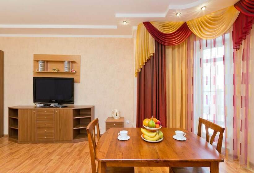 수피리어 스위트, Chetyre Sezona