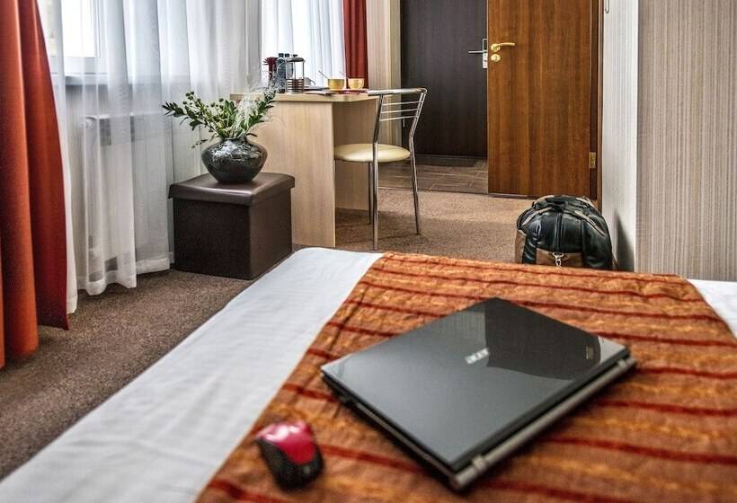 חדר ביזנס, City