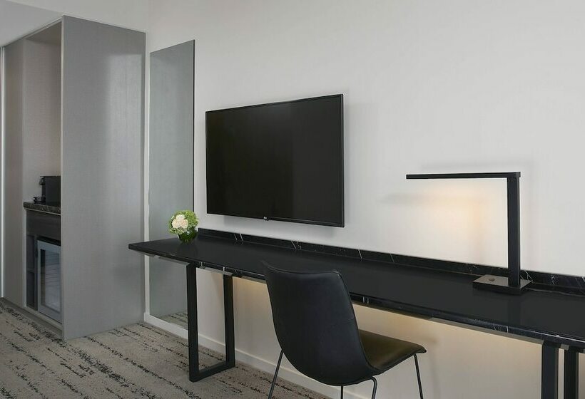 غرفة بريميوم مزودة بشُرفة, Courtyard By Marriott Brisbane South Bank