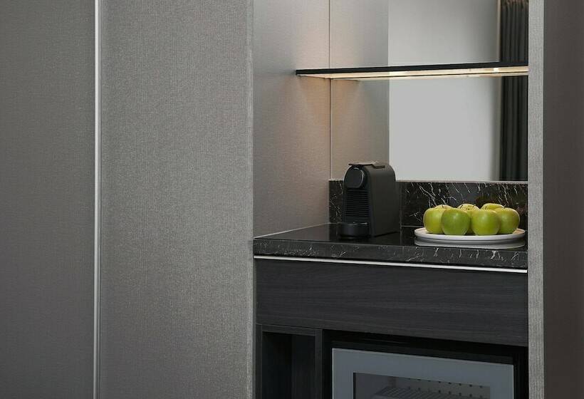 غرفة بريميوم مزودة بشُرفة, Courtyard By Marriott Brisbane South Bank