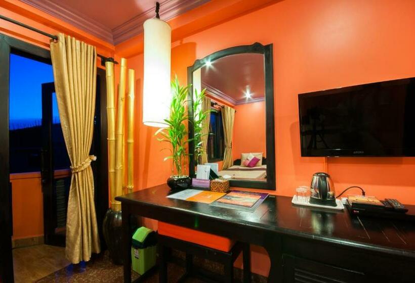 غرفة ديلوكس مزودة بشرفة, Golden Butterfly Villa