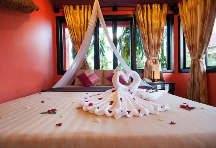 اتاق لوکس با بالکن, Golden Butterfly Villa