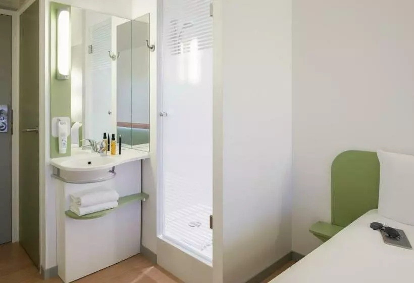 エコノミートリプルルーム, Ibis Budget Bern Expo