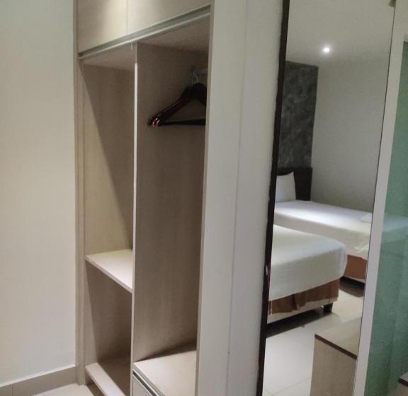 Семейный Номер, Jin