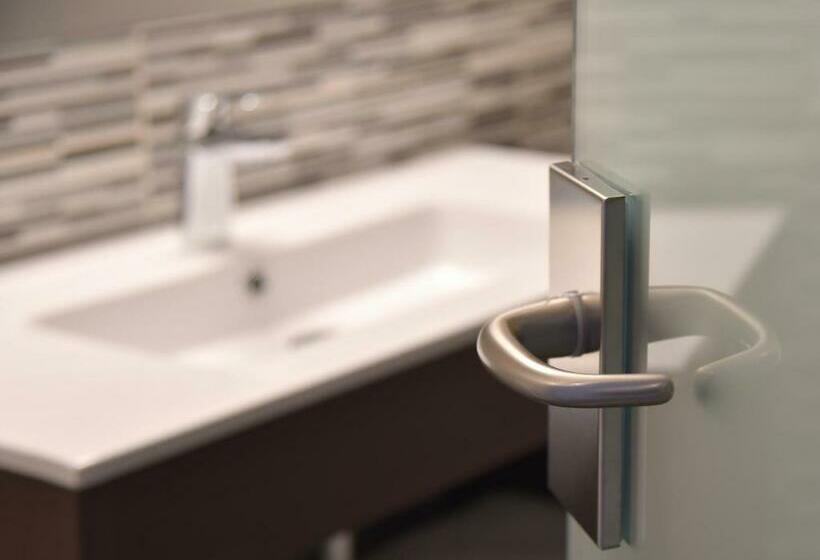 スタンダードルーム, Julimar