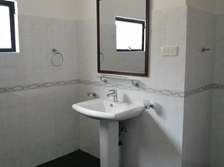 Habitación Triple Deluxe, Kandy Unique