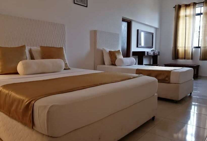 Habitación Triple Deluxe, Kandy Unique