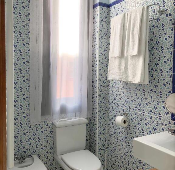 חדר סטנדרט, Llar De Capitans