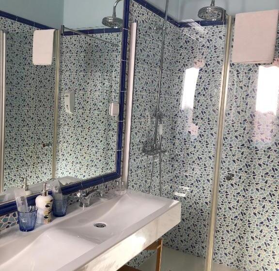 חדר סטנדרט, Llar De Capitans