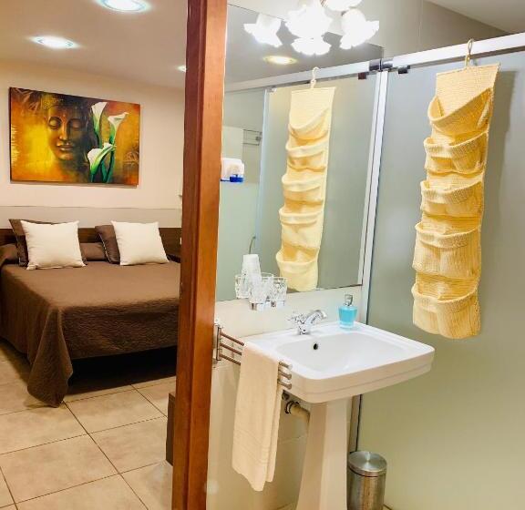 חדר סטנדרט, Llar De Capitans